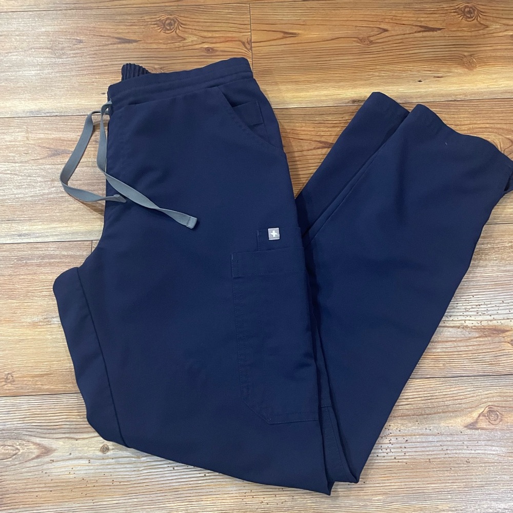 Figs Women's Navy scrub pants